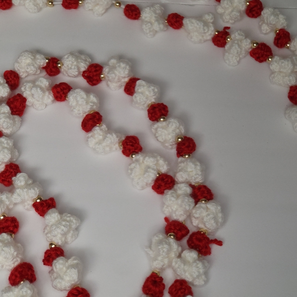 Homemade Crochet Popcorn and Cranberry Garland Christmas Tree
